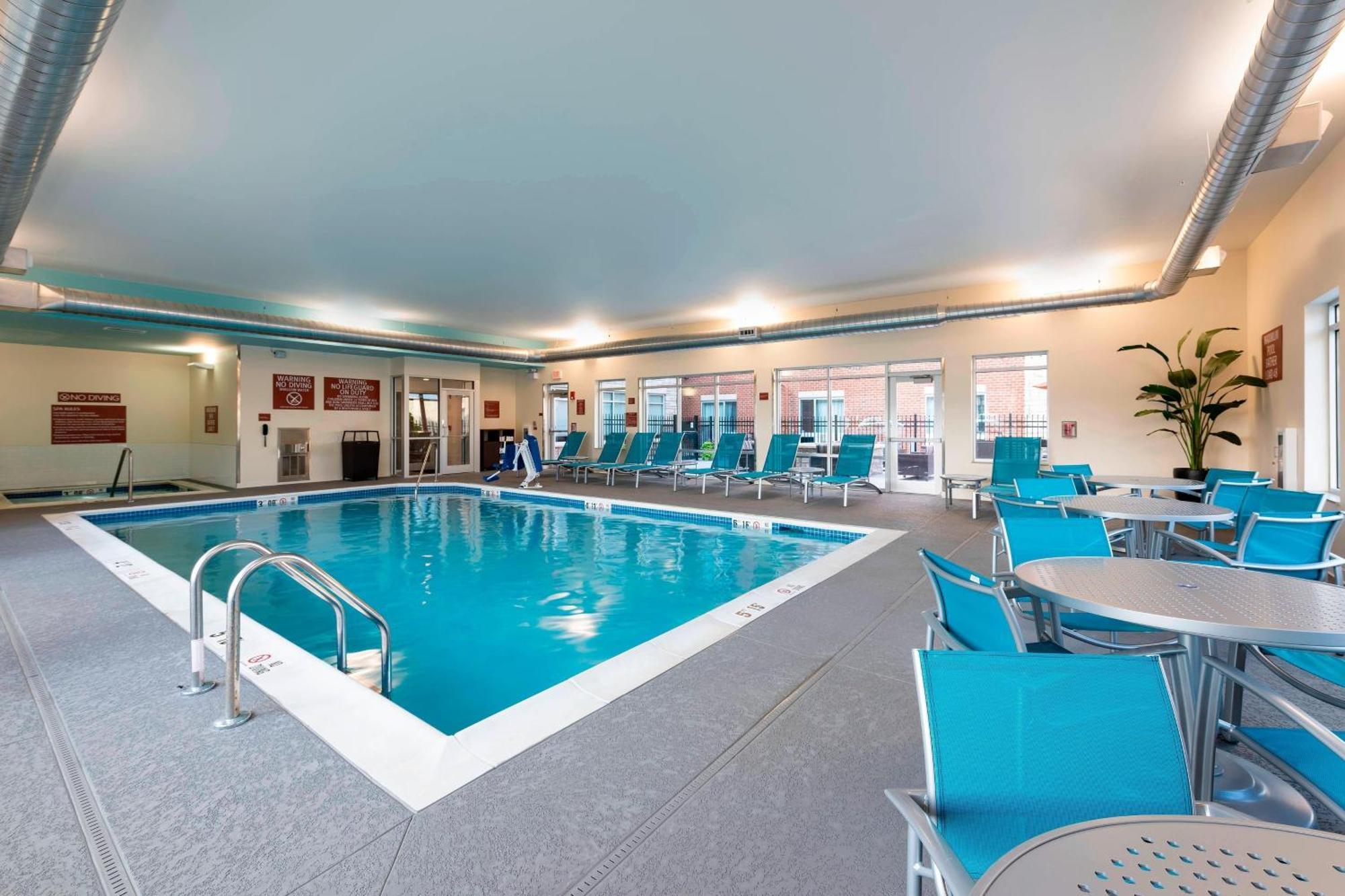 Towneplace Suites By Marriott Louisville North Jeffersonville Buitenkant foto